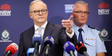 Australski premijer potaknuo je raspravu planom za jačanje zakona o govoru mržnje nakon napada na Bondija