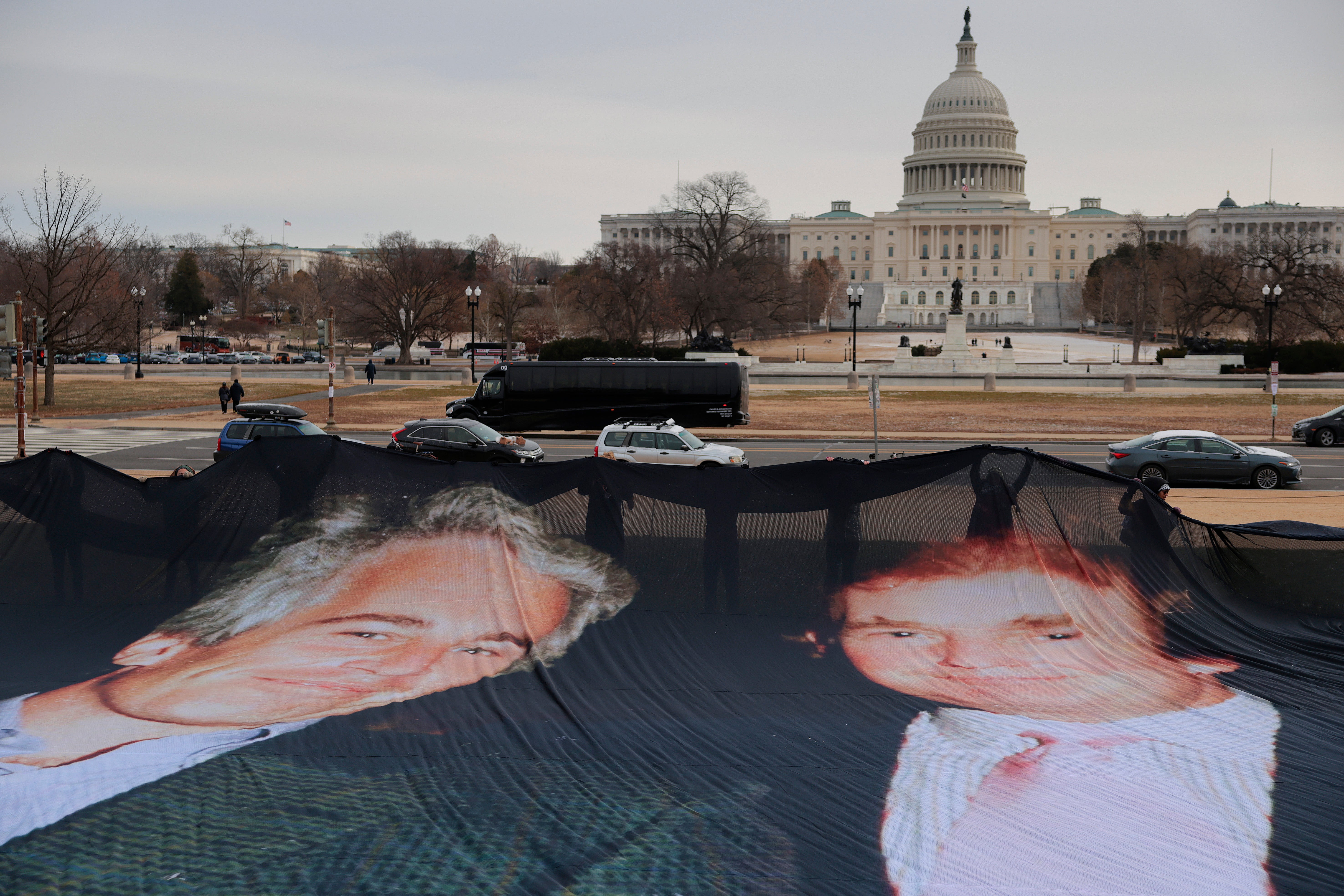 Ministarstvo pravosuđa ima rok za predaju svih istražnih dosjea koje posjeduje nakon što je Trump potpisao zakonsku mjeru kojom prisiljava vlasti da objave takozvane Epsteinove dosjee nakon pritiska njegove baze i republikanskih saveznika