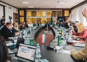 BURNO I NAPETO Skoko i Bekavac odmah su se “pofajtali”: “Nemojte biti nervozni”. Uključio se Stanišić: “Očekivano je da Skoko provocira”