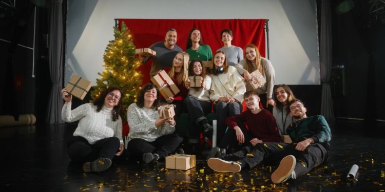 Blagdanski projekt A.K.A. Crescenda: emotivna obrada „Božić dolazi“ i spot s mladim glumcima