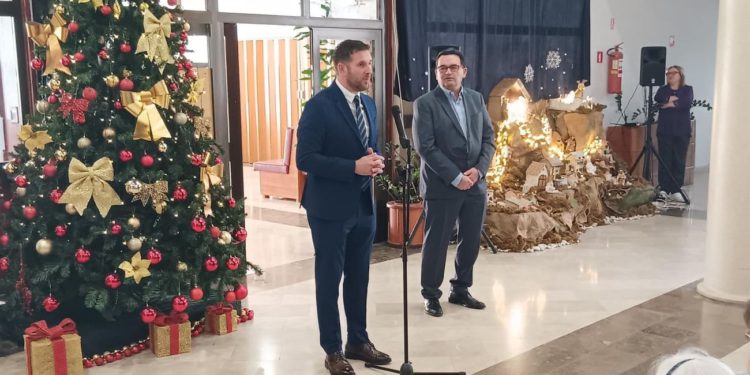 Blagdansko okupljanje u HNK-u i posjet Domu Zenta: Gradonačelnik Šuta u znaku zahvale i brige za građane