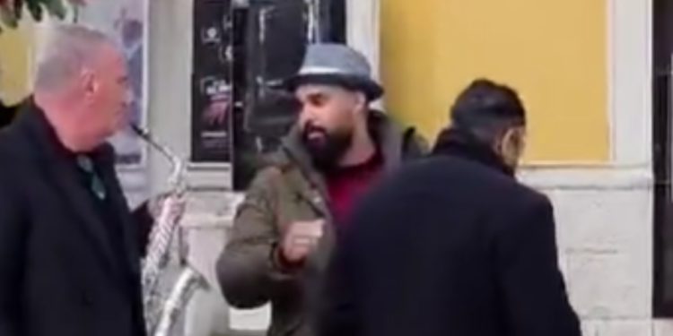 Bulj otjerao romski orkestar iz Sinja: ‘Neka poštuju Badnjak i ne pjevaju tu pjesmu’