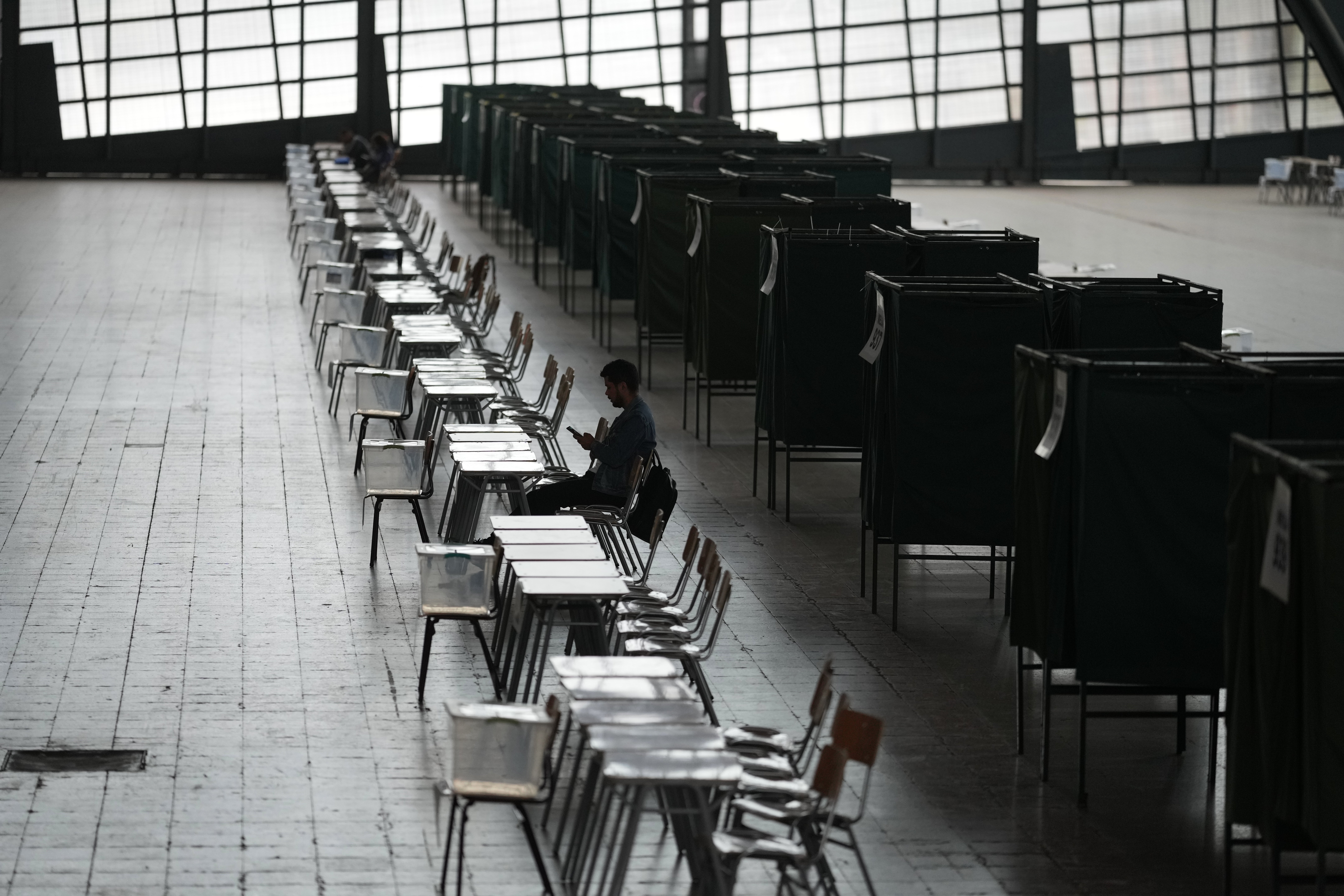 Na površini, dva kandidata u ovom napetom drugom krugu predsjedničkih izbora nisu mogla biti više različita, temeljno se ne slažući oko važnih pitanja gospodarstva, socijalnih pitanja i same svrhe vlade.