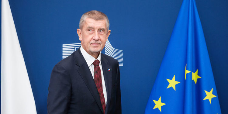 Članica EU kaže da neće financirati Ukrajinu — RT World News