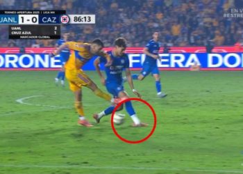 Correa puca, Orozco neprirodno savija gležanj