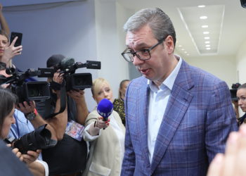 Djeca iz Vukovara posjetila Vučića u Beogradu, branitelji ogorčeni: ‘Je li ovo realno?’