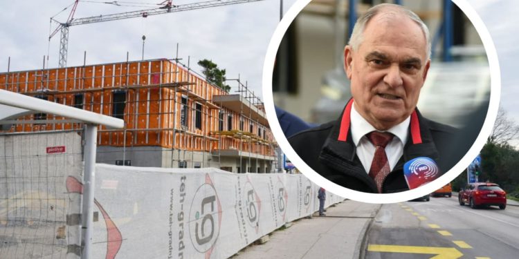 Dom zdravlja, najsuvremenija ljekarna te 11 ordinacija grade su u Kaštelima. Investicija vrijedna 1.5 milijun eura privodi se kraju