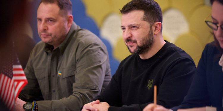 Drama na europskom nebu: Dronovi krenuli na avion u kojem je bio Zelenski