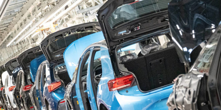 EU će odustati od plana za postupno ukidanje motora s unutarnjim izgaranjem – MEP — RT World News