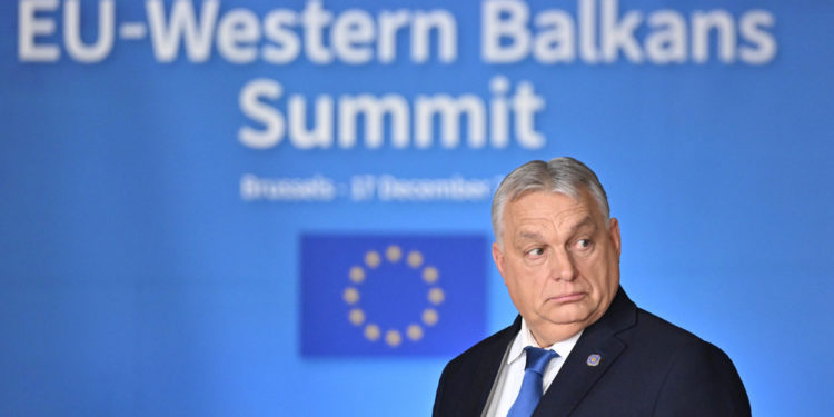 EU se ‘zdrobila’ sankcioniravši Rusiju – Orban — RT World News