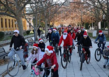 FOTO Djedovi božićnjaci i ove su godine razveselili mostarske mališane
