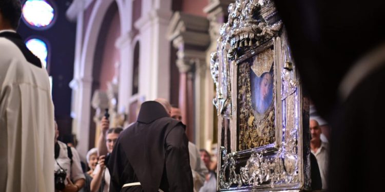 FOTO Puna crkva vjernika, evo kako je bilo na polnoćki u Sinju