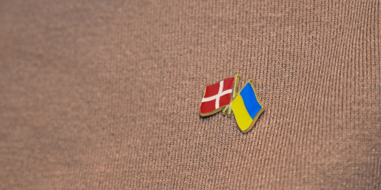 Glavni donator Ukrajine gotovo će prepoloviti vojnu pomoć 2026. — RT World News