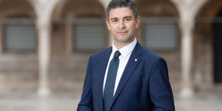 Gradonačelnik dalmatinskog grada: “Zlo vidimo u bivšim totalitarnim režimima”