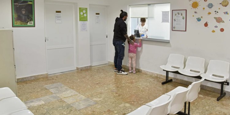 Gripa je stigla na velika vrata: broj zaraženih naglo skočio, zadarska bolnica ograničila posjete, škole poluprazne