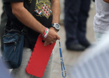 Holjevac: ‘Frustrirana je i maknula bi molitelje, kriv je onaj koji je napadnut, pa je samo jedno rješenje’