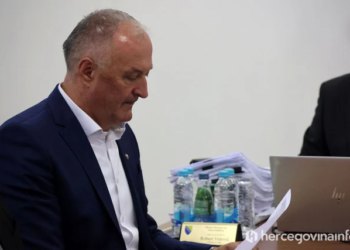 Hrvatski narodni sabor: ‘Osuđujemo skandalozan govor mržnje ministra obrane BiH Zukana Heleza’