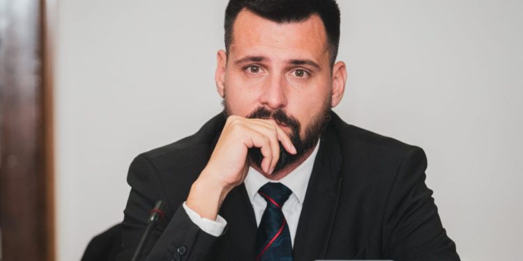 Ivošević i Piplica u raspravi na GV-u Grada Splita: “Vi ste letak dijelili, gdje ste davali rič da nećete zgradu”