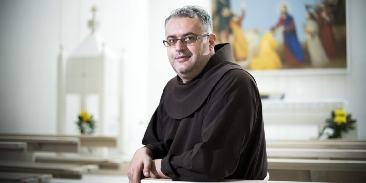 Iznenada preminuo franjevac (47) kojem su prijetili zbog Thompsona: Ovako je govorio o koncertu