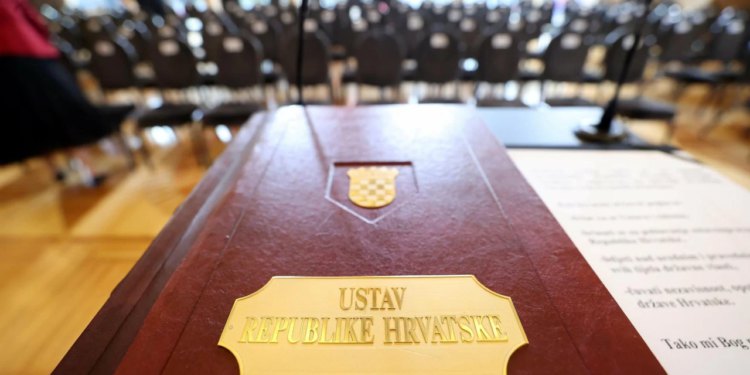 Iznenadit će te se: na današnji dan Hrvatska je dobila svoj prvi Ustav, poznat kao i Božićni, no manje je poznato gdje je napisan