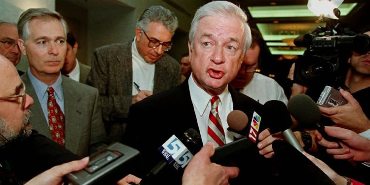 Jim Hunt, guverner Sjeverne Karoline s najdužim stažom u povijesti, umro je u 88