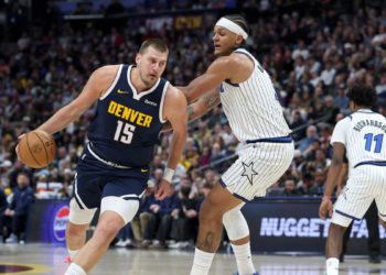 Jokić prolazi Jabbara i Denver leti. Brunson spašava Knickse u domu Pacersa