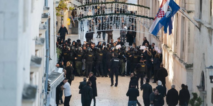 Kako je Šime Erlić postao ali-gradonačelnik i zašto su ga njegovi “domoljubi” na Trgu onako sočno izvrijeđali