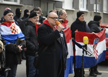 Keleminec i ekipa izveli šou ispod Tomaševićevog prozora: Kaos od ranog jutra