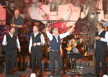 Koncert klape Rišpet s hitovima “Ne more mi bit”, “Bura”, “Zora bila”, “Još ne mogu pristat volit“, “Nasukan“, “Prsti zapleteni“…
