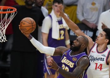 LeBron James i njegov dvoznamenkasti niz u NBA: svijet 2007