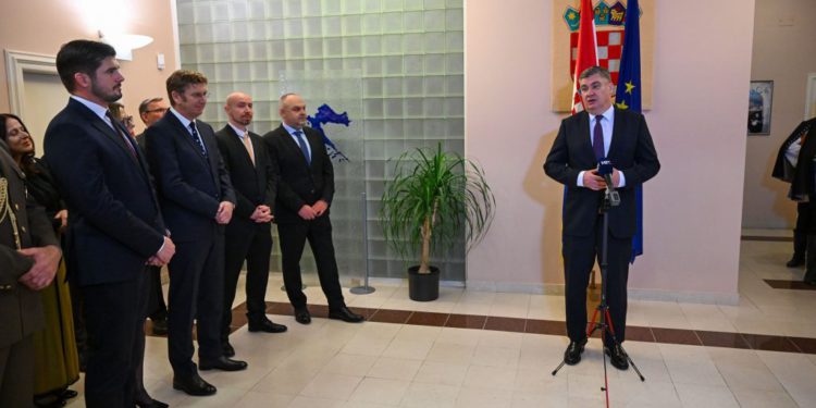 Milanović progovorio Hrvatima u tuđini: ‘Taj film smo gledali, zbog toga je propala Jugoslavija i SSSR’