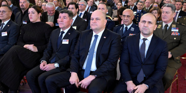 Ministru je dosta vrijeđanja hrvatskog naroda: ‘Ovo je za one koji druge nazivaju kockoglavima’