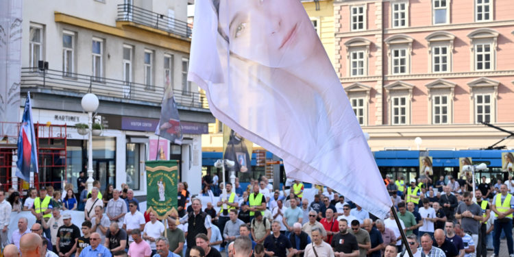 Molitelji otkrili što će nakon Sarnavkine kaznene prijave: ‘Očekujemo jedno’