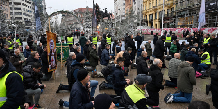 Molitelji se oglasili nakon Sarnavkine peticije: ‘Ne znate na koga ste se namjerili’