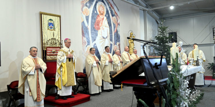 Monsinjor Kutleša otkrio hoće li Zagrepčani ovu polnoćku dočekati u zagrebačkoj katedrali