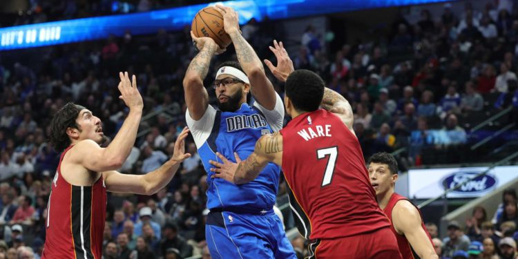 NBA rezultati: Milwaukee Detroit, Dallas Miami