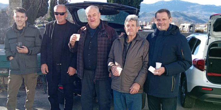 NOVA SELA CENTAR SVITA Ivani počastili cilo selo