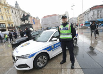 Na Trgu bana Jelačića postavljen je ‘centar’ policije: Evo što to znači za sve građane