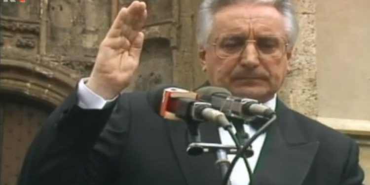 Na današnji dan preminuo Franjo Tuđman: Ovako je govorio o HOS-u i njihovu pozdravu