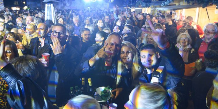 Na kampusu se sinoć tražilo mjesto više. Tomislav Bralić i Intrade zapalili atmosferu