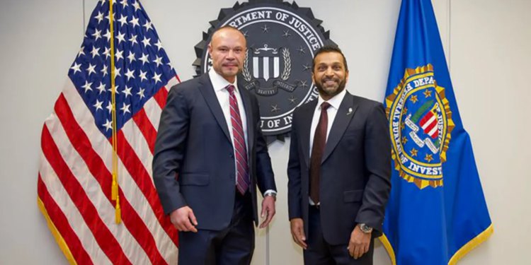 Nakon što je objavio plan da napusti FBI, Dan Bongino odgovara na Patelove pohvale