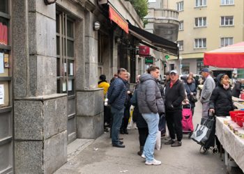 Napeto na prosvjedu na Dolcu, proziva se i Tomašević: ‘Mi ćemo ući na silu’