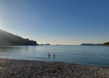 Neki su i učinili banju! Ovako izgleda prvi dan zime u Dubrovniku