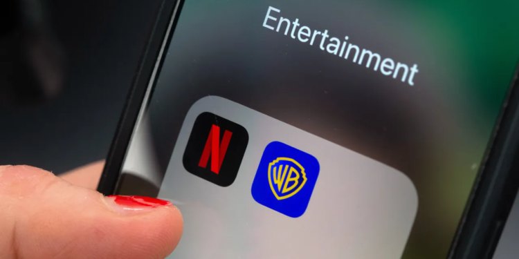 Netflix šalje pretplatnicima e-poštu obećavajući da se ‘danas ništa ne mijenja’, dok zabrinutost zbog rasta cijena raste nakon vijesti o kupnji Warner Bros.