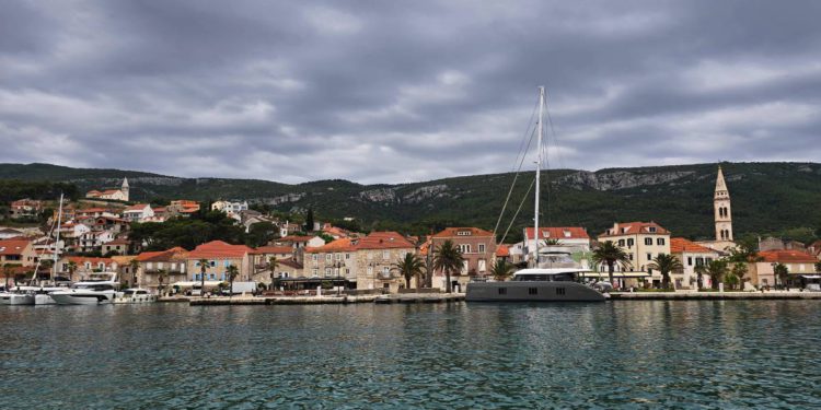 Oblačan utorak uz umjereno jugo, povremeno s kišom u Dalmaciji