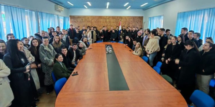 Održano potpisivanje ugovora o dodjeli studentskih stipendija u Sinju