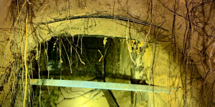 Opasno stanje u europskoj zemlji: Pronašli tajne tunele pod granicom, 180 uhićenih