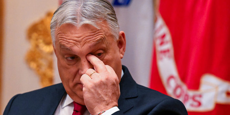 Orban obećava da će prkositi ‘nečuvenim’ migrantskim kvotama EU-a — RT World News