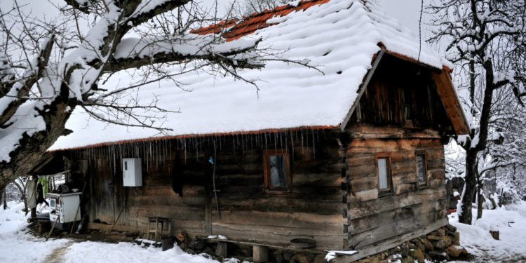 Ostali bez struje na Božić, pa dobili odgovor nadležnih: ‘Suosjećamo s njima’