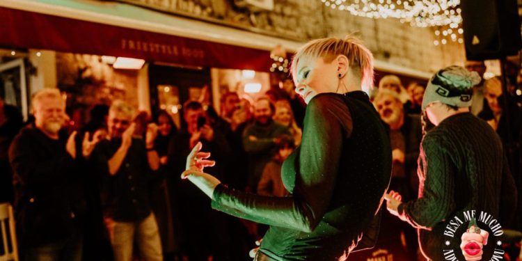 Osvojite električnu gitaru! Air Guitar show sutra na Obrovu